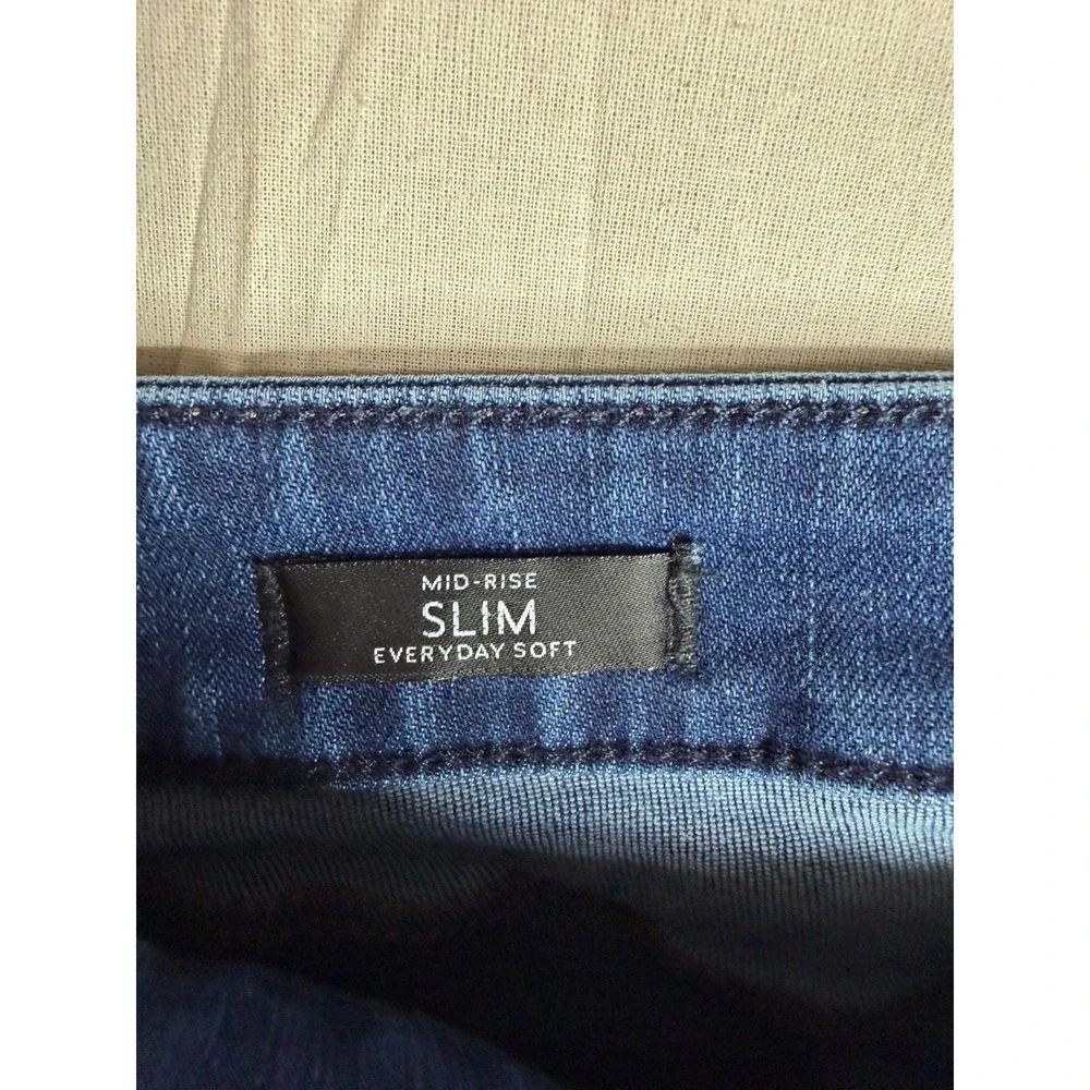 White House Black Market Women's Mid-Rise Slim Everyday Soft Denim Jeans size 2